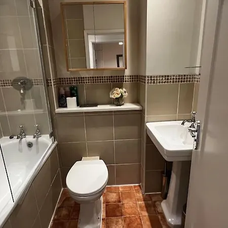 Apartamento Cozy 3 Bed Flat Near To Station Londres Exterior foto
