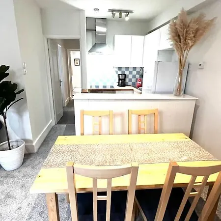 Apartamento Cozy 3 Bed Flat Near To Station Londres Exterior foto