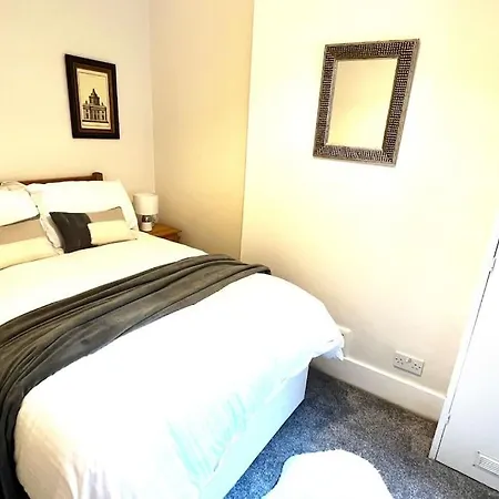 Apartamento Cozy 3 Bed Flat Near To Station Londres Exterior foto
