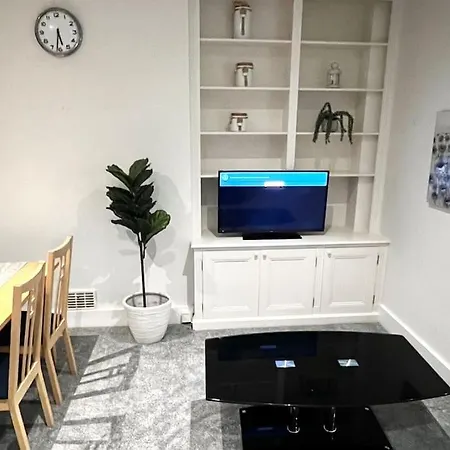 Apartamento Cozy 3 Bed Flat Near To Station Londres Exterior foto