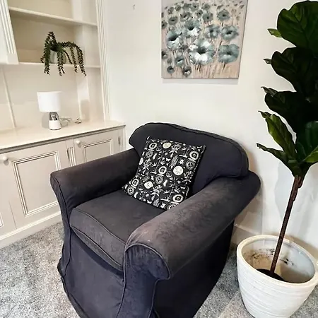Apartamento Cozy 3 Bed Flat Near To Station Londres Exterior foto